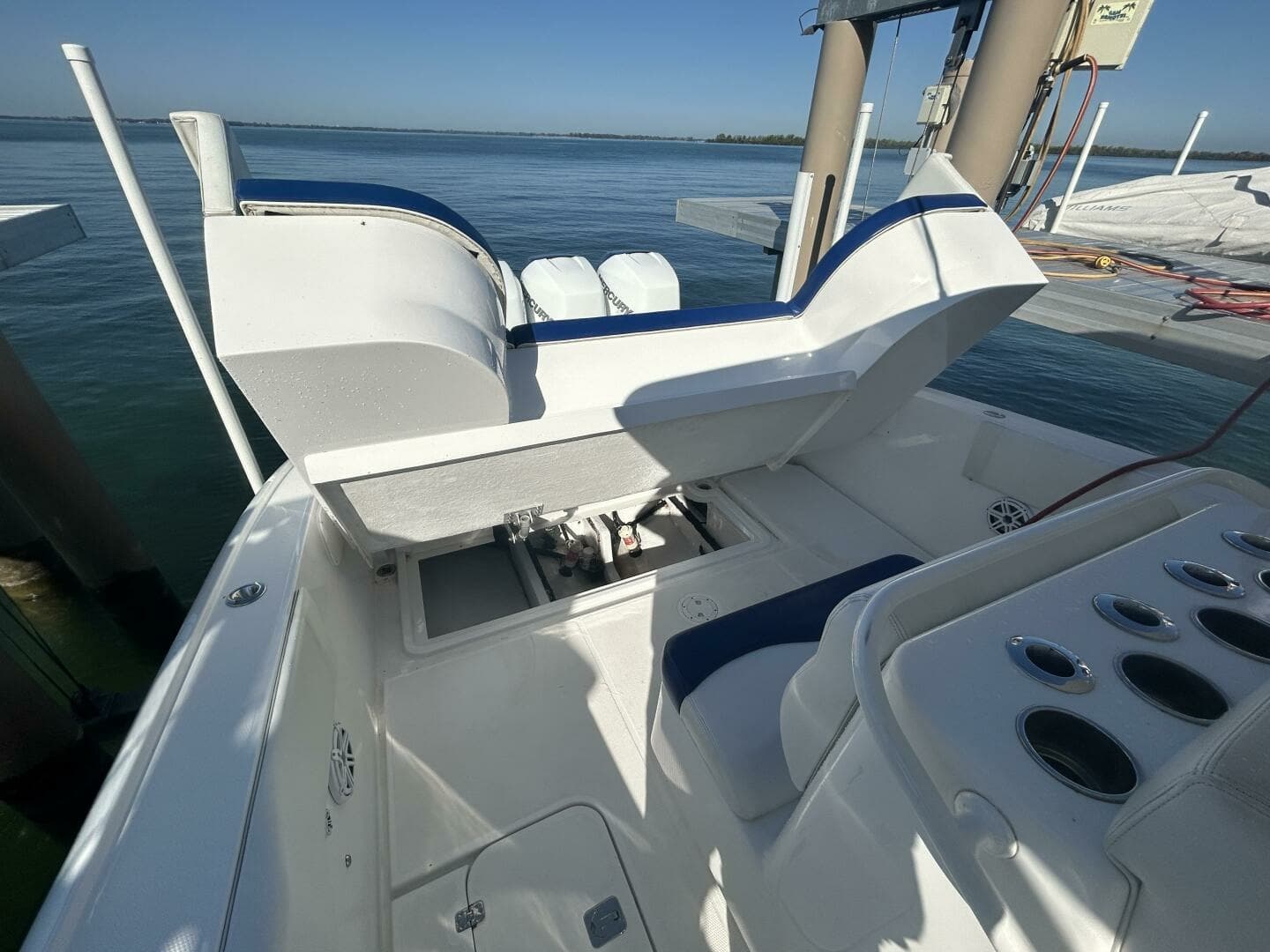 2016 Midnight Express 37 Open 37