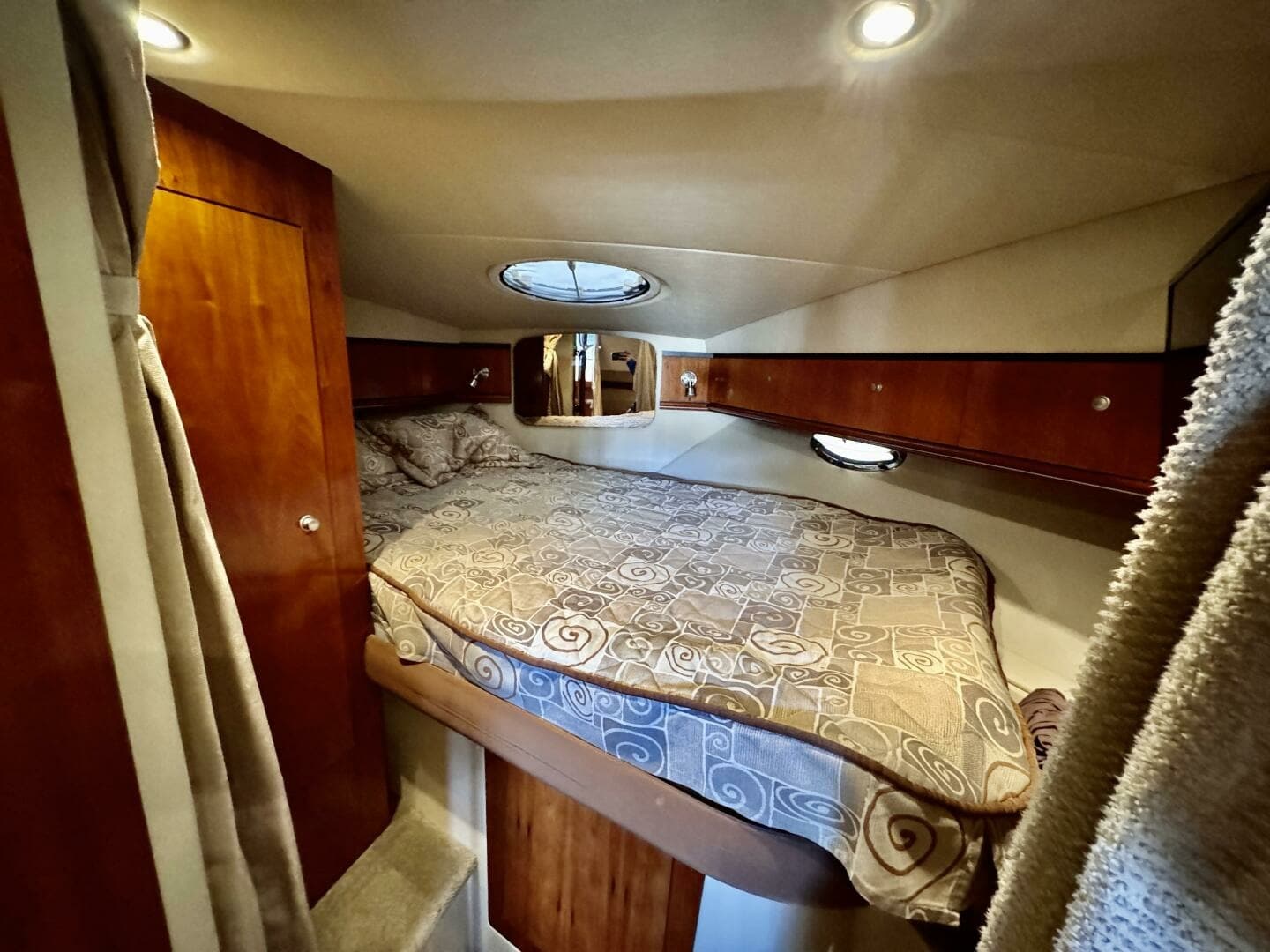 2006 Cruisers Yachts 340 Express 34