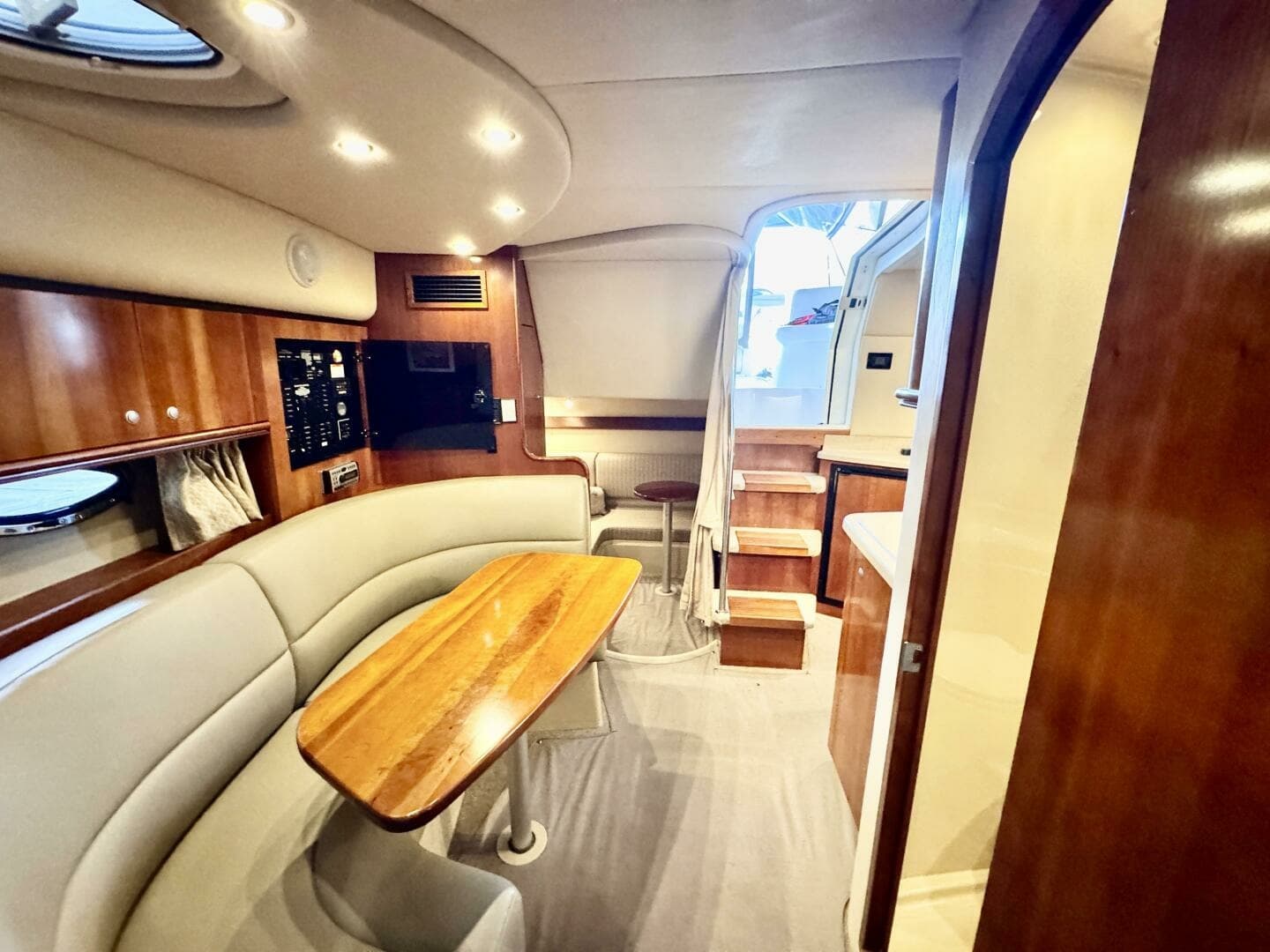 2006 Cruisers Yachts 340 Express 34