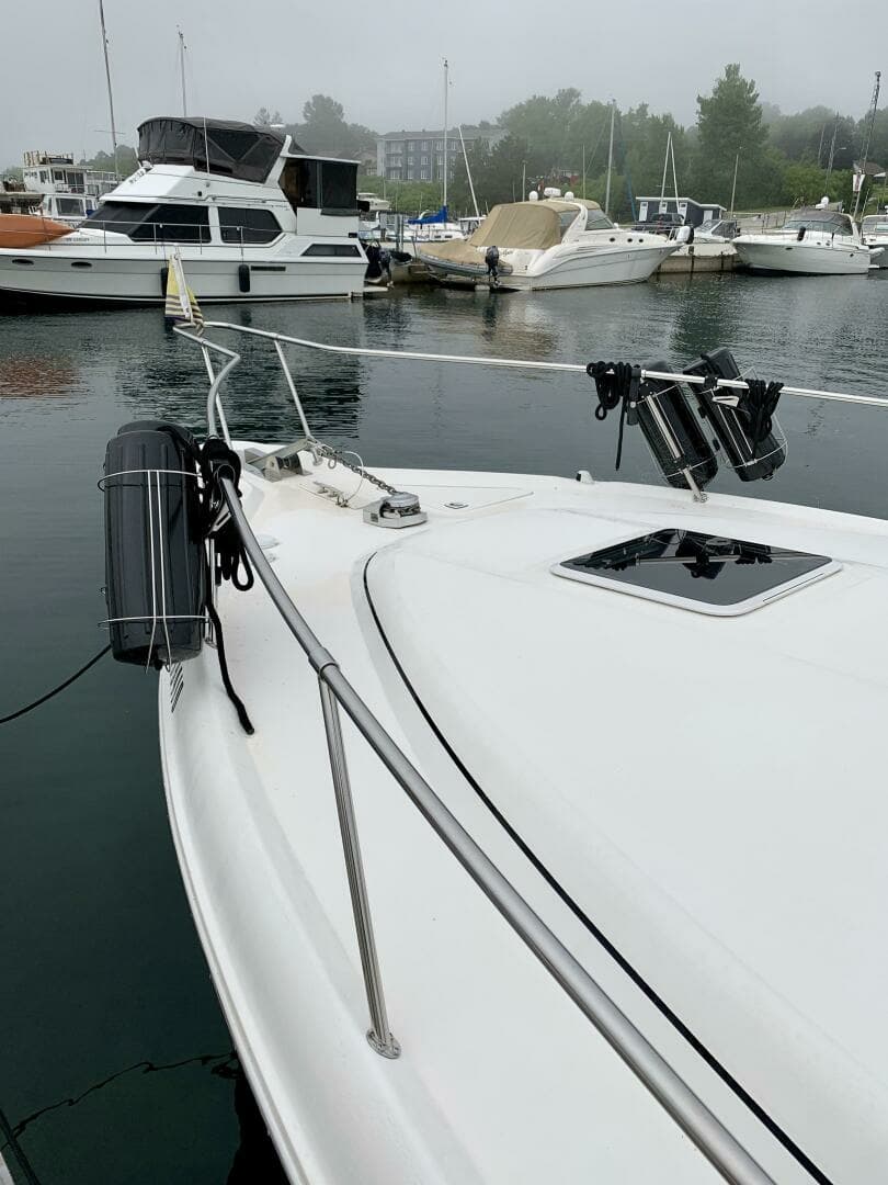 1999 Sea Ray 330 Sundancer 33