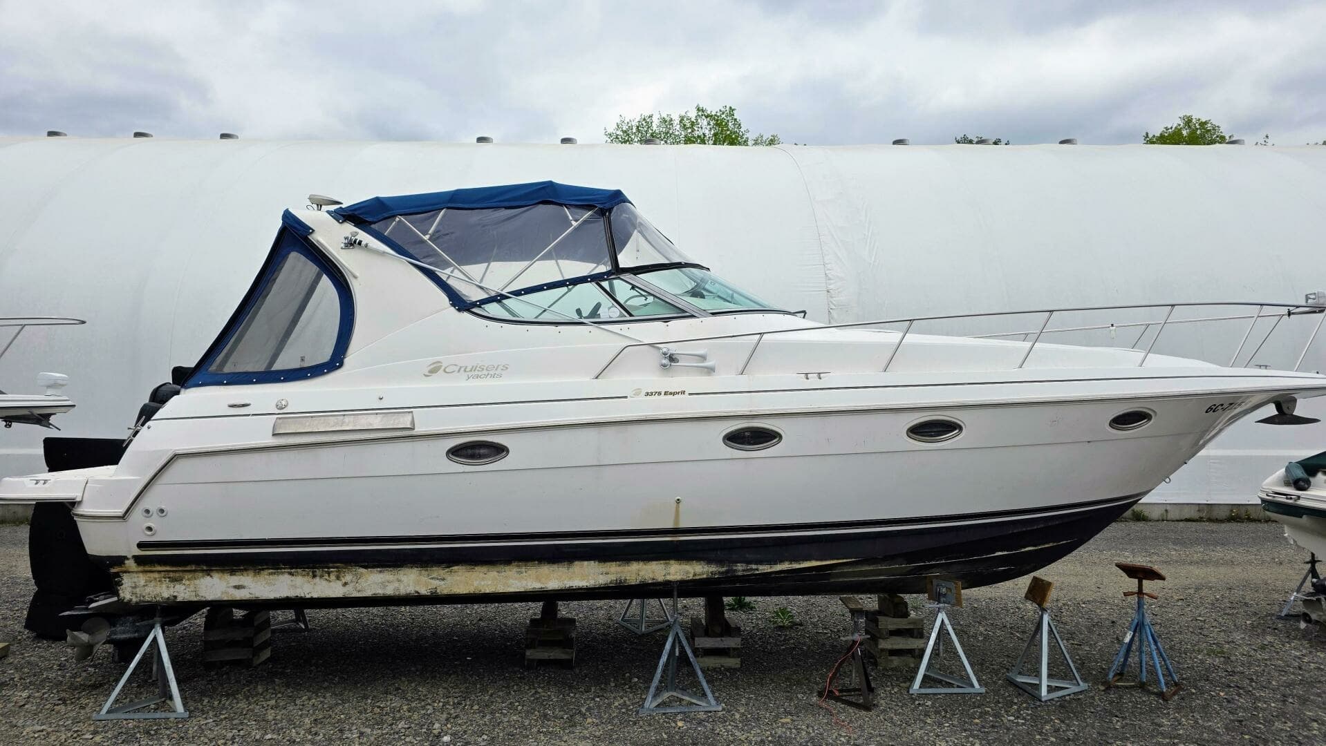1999 Cruisers Yachts 3375 Esprit 33