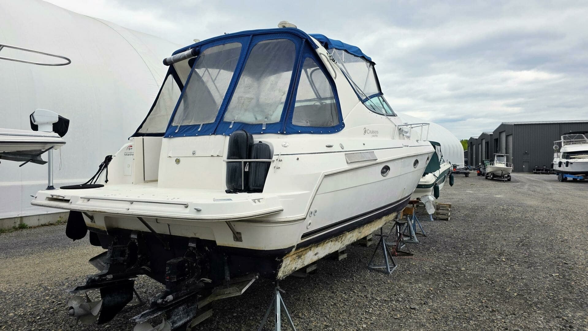 1999 Cruisers Yachts 3375 Esprit 33