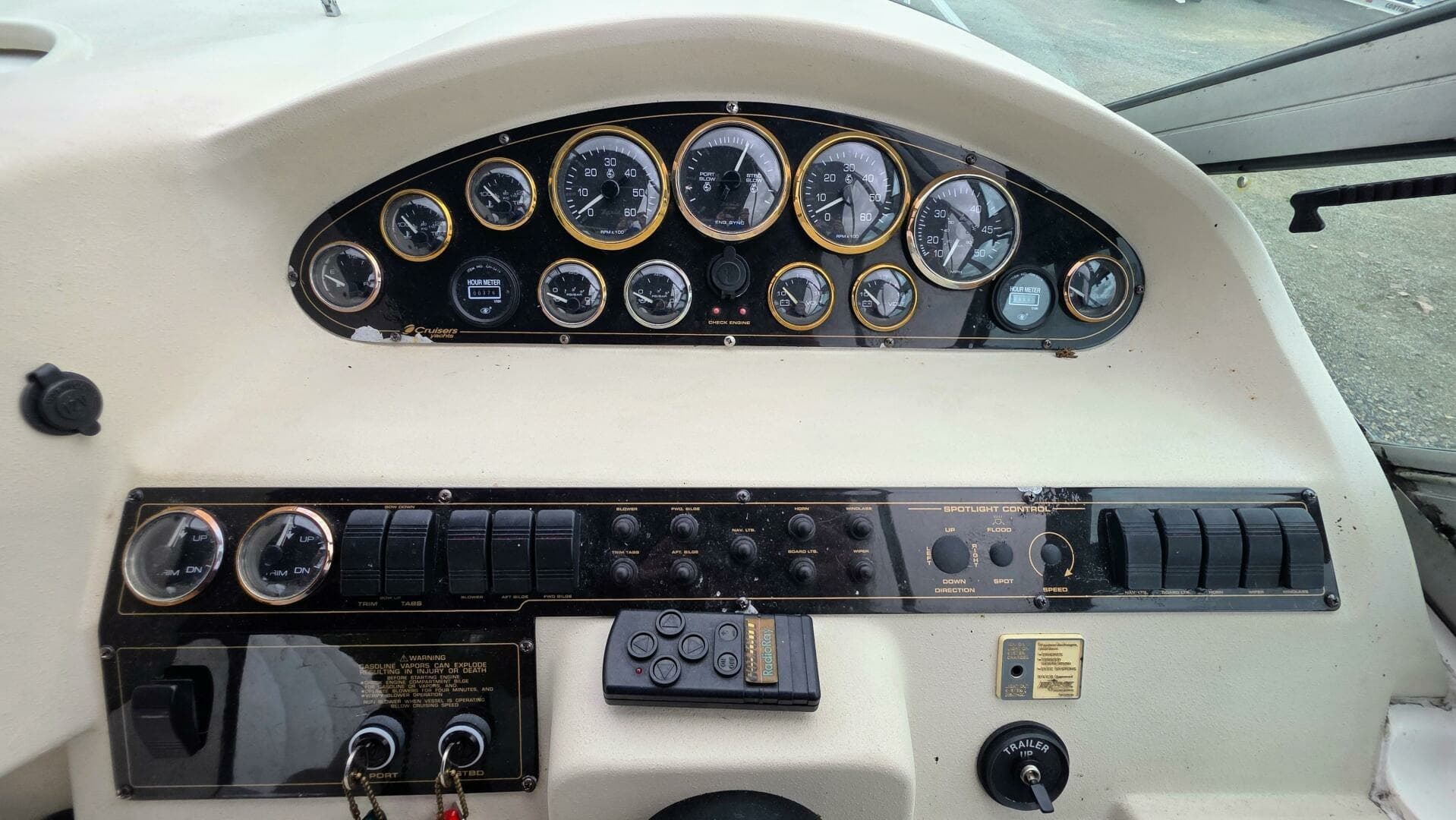 1999 Cruisers Yachts 3375 Esprit 33