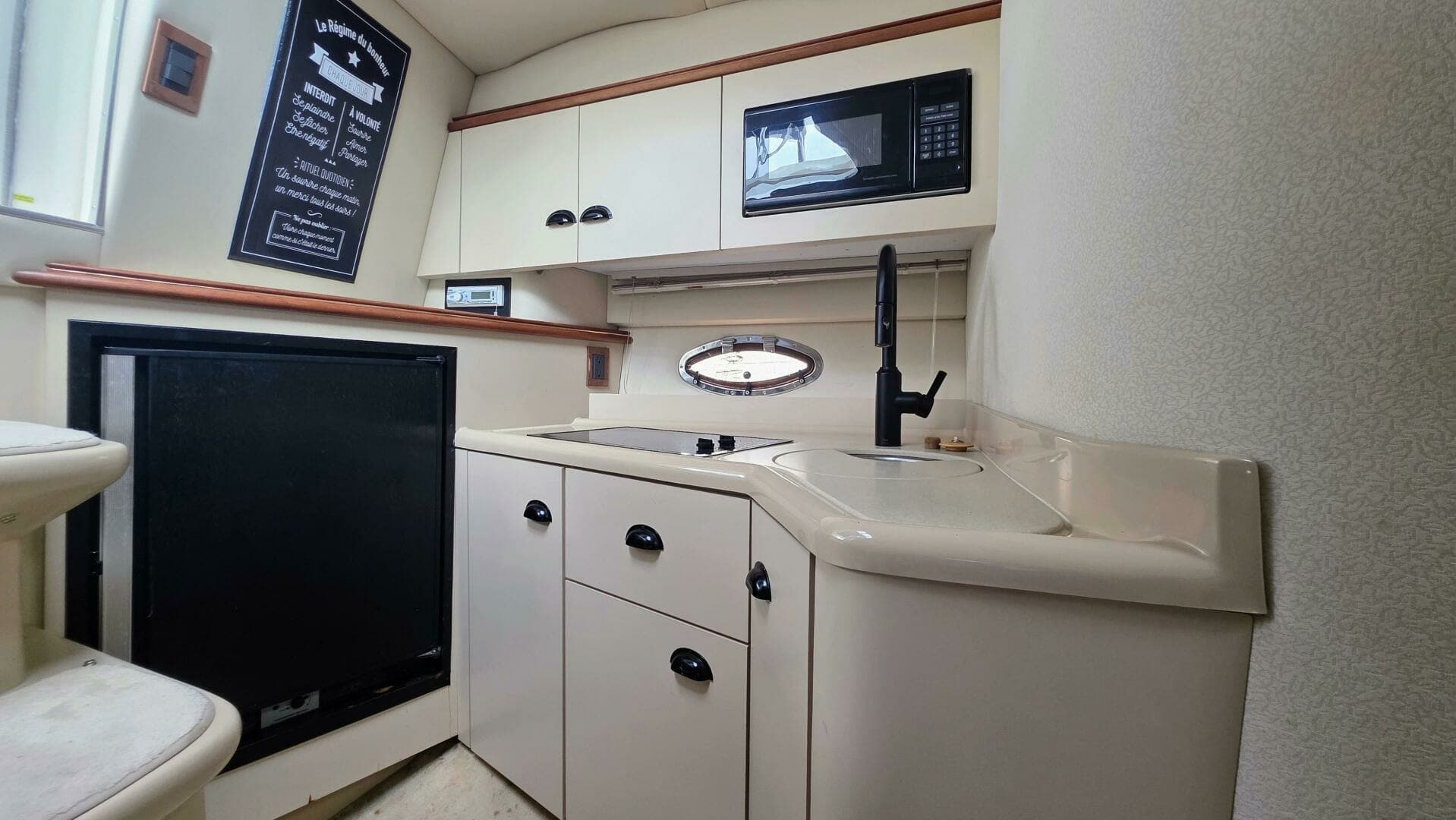 1999 Cruisers Yachts 3375 Esprit 33
