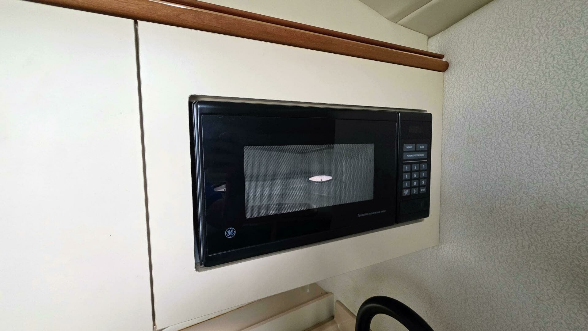 1999 Cruisers Yachts 3375 Esprit 33