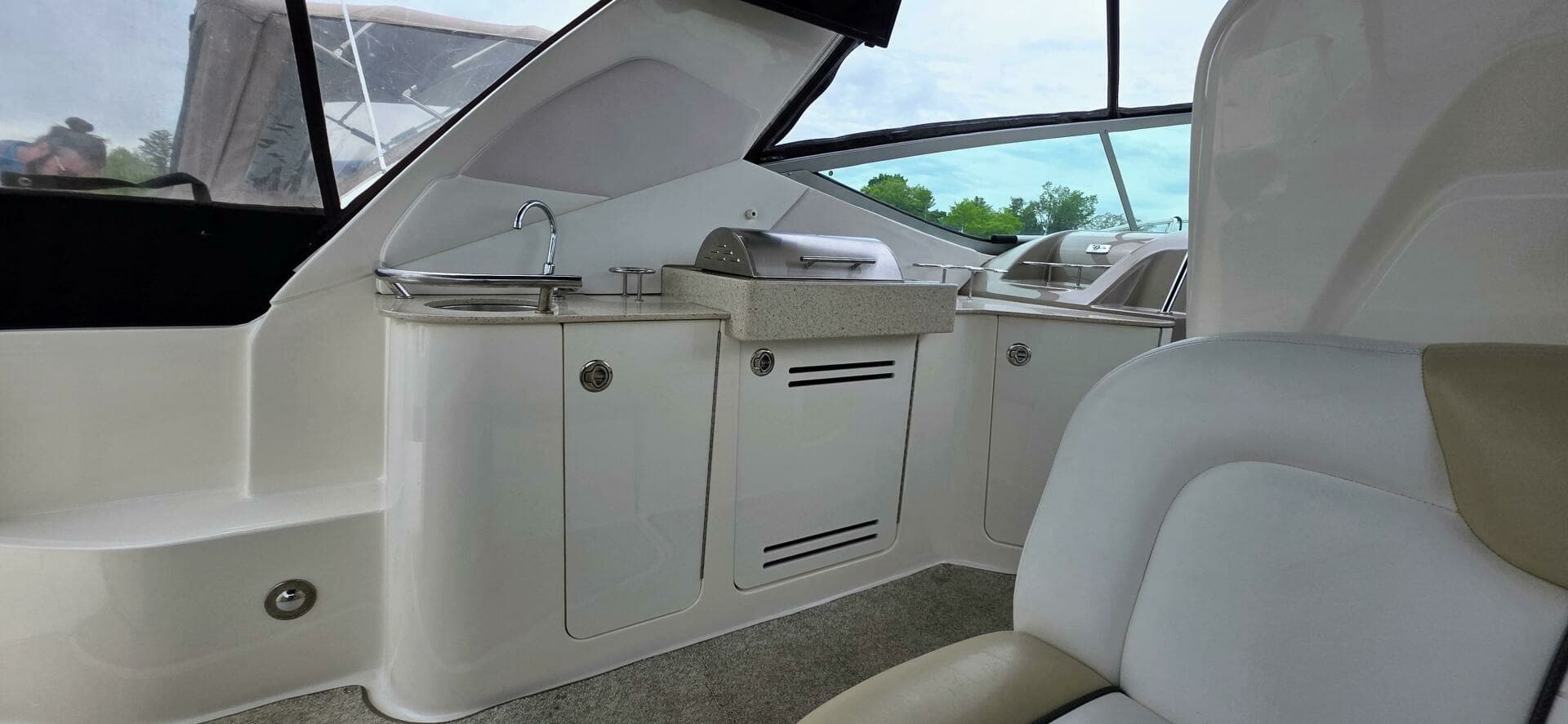 2009 Sea Ray 310 Sundancer 31
