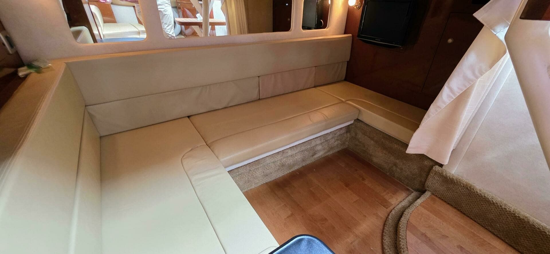 2009 Sea Ray 310 Sundancer 31