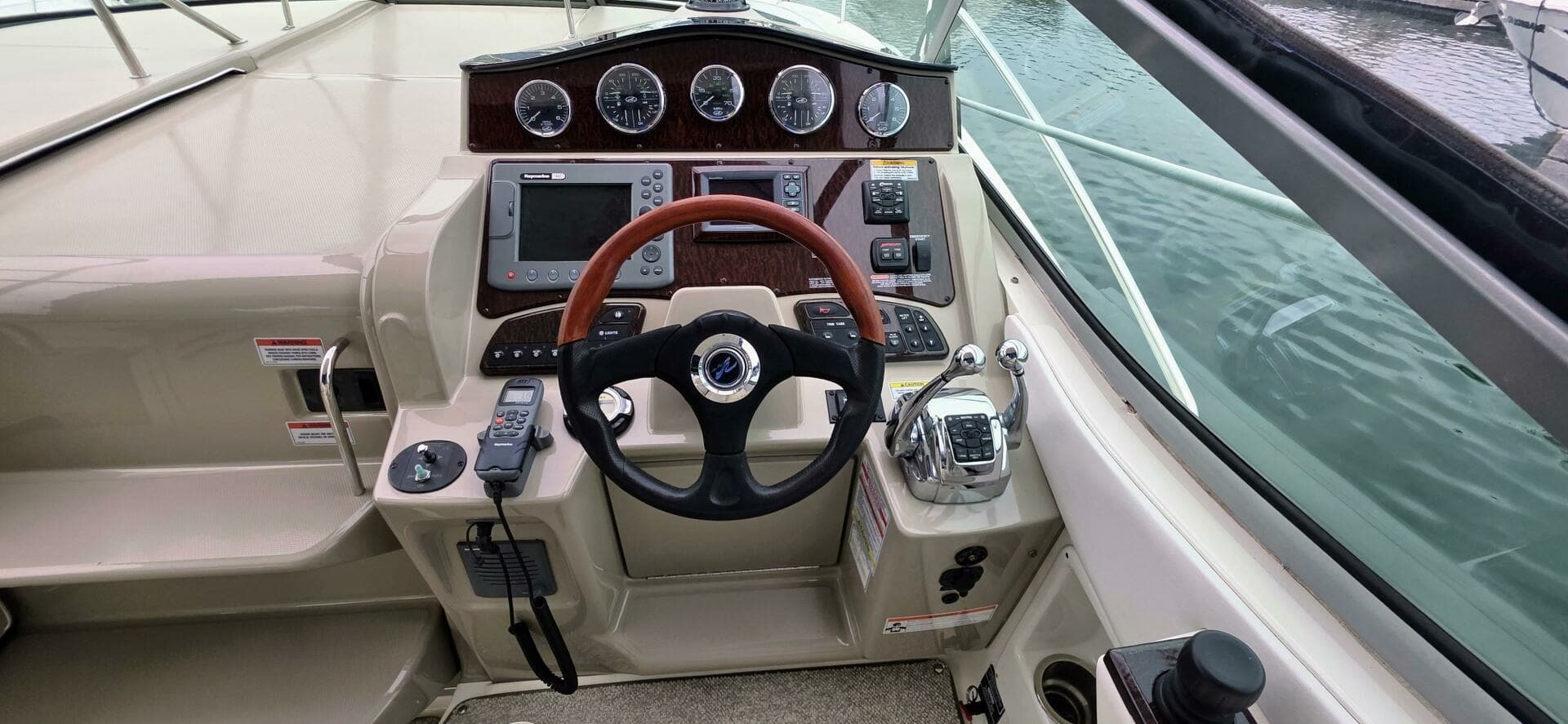 2009 Sea Ray 310 Sundancer 31