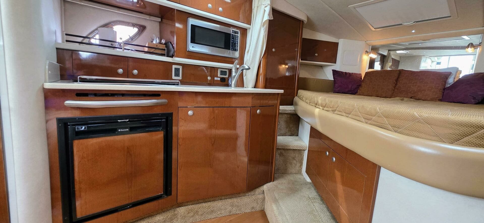 2009 Sea Ray 310 Sundancer 31