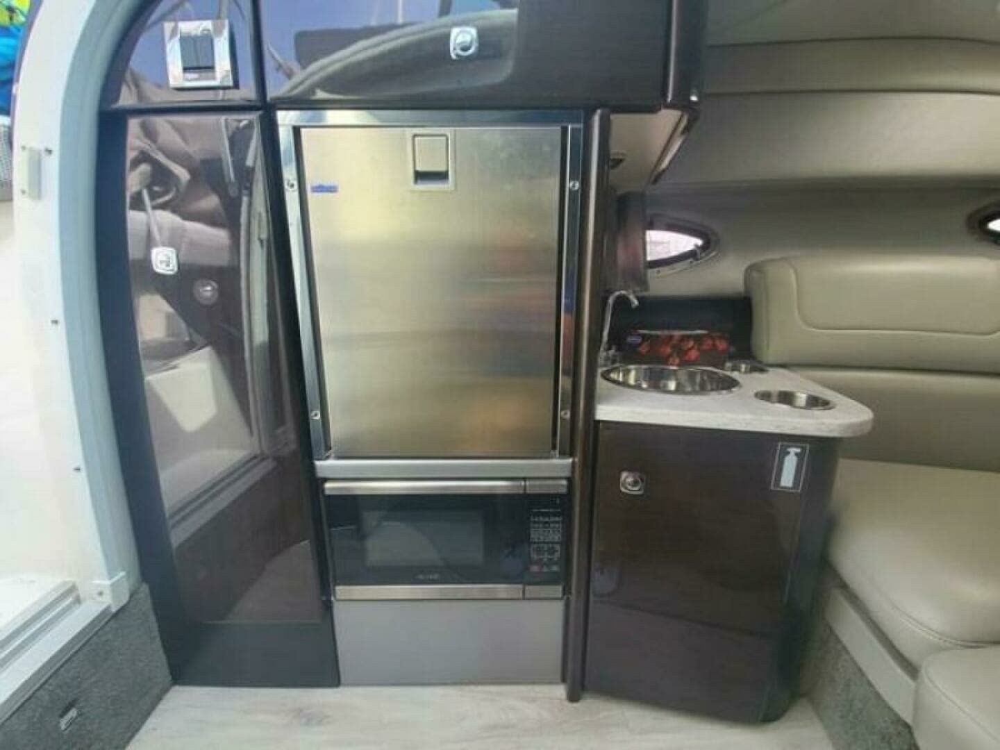2017 Formula 310SS 31