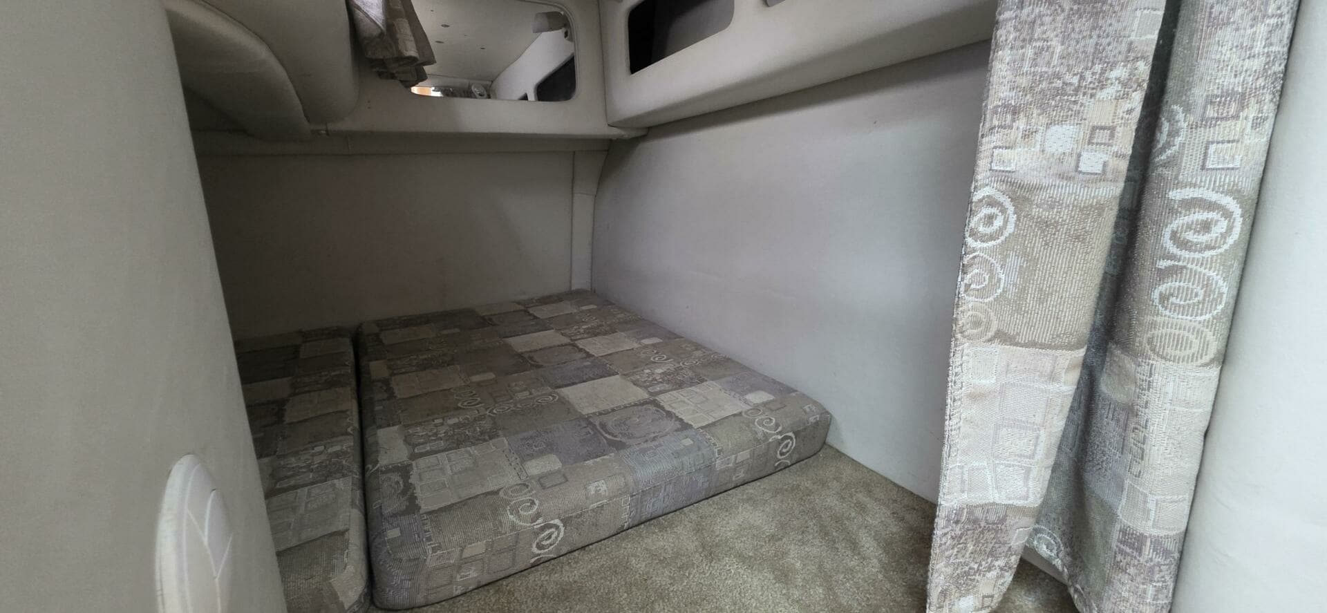 2005 Crownline 250CR 25