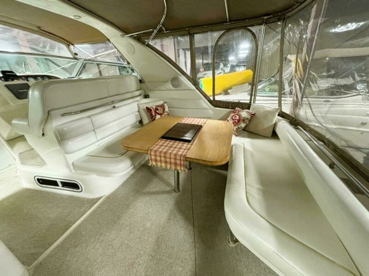 1995 Sea Ray 370 Sundancer 37
