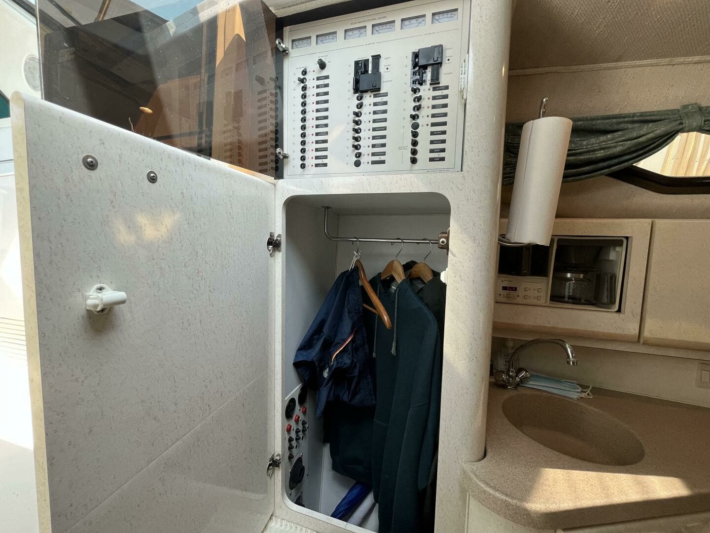 1995 Wellcraft 3600 Martinique 36