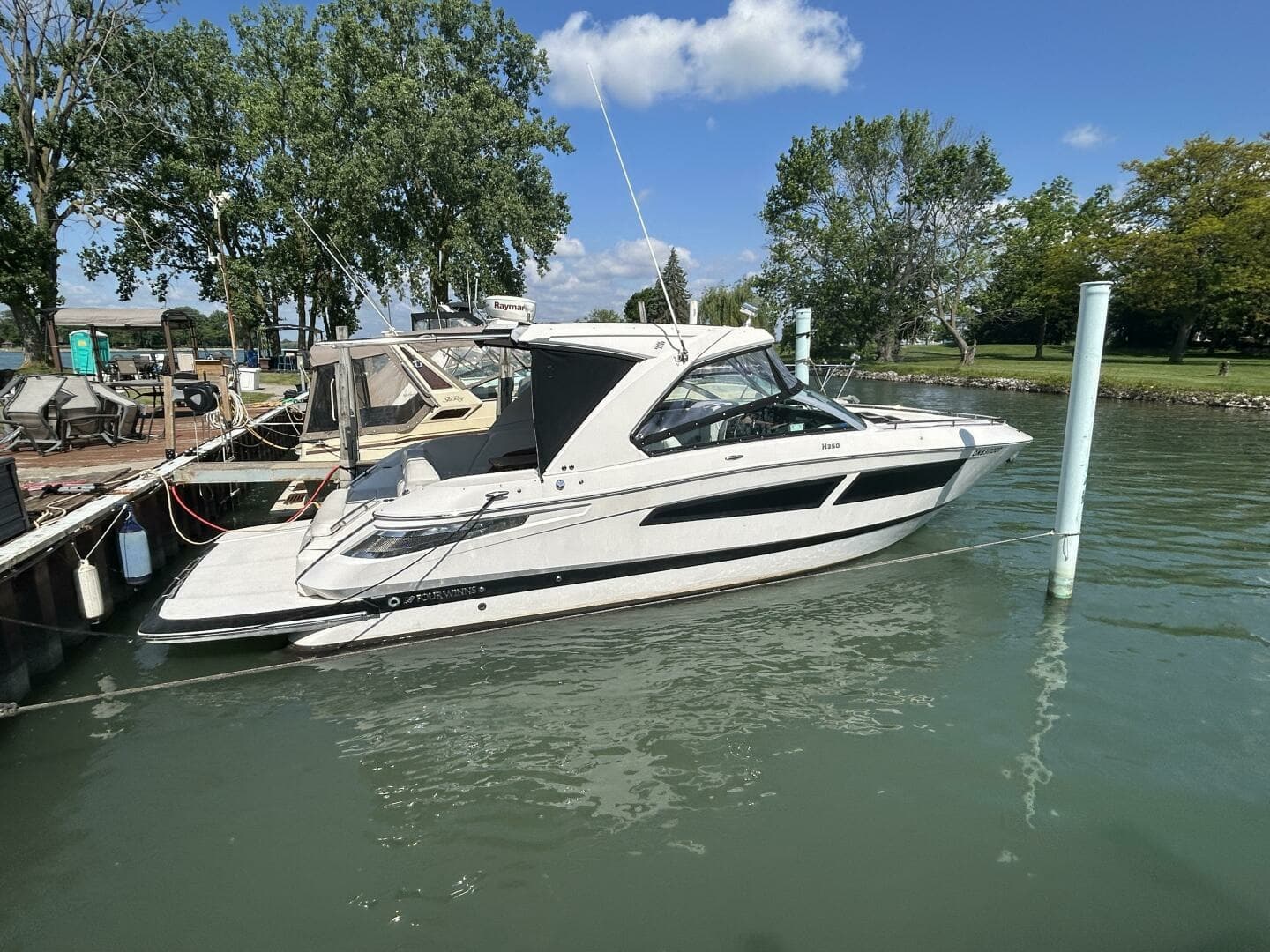 2017 Four Winns H350 35
