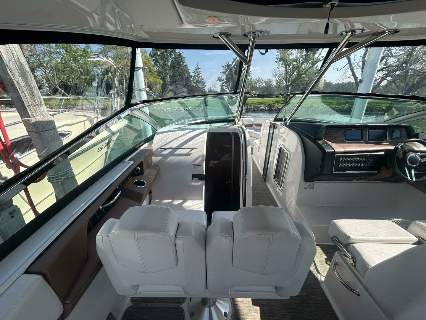 2017 Four Winns H350 35