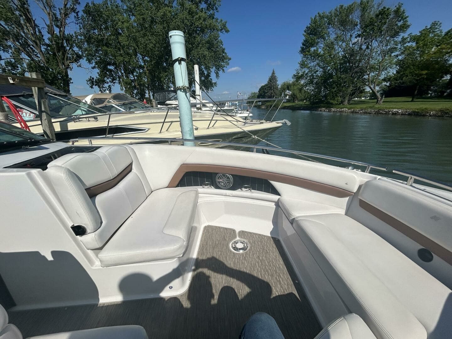 2017 Four Winns H350 35