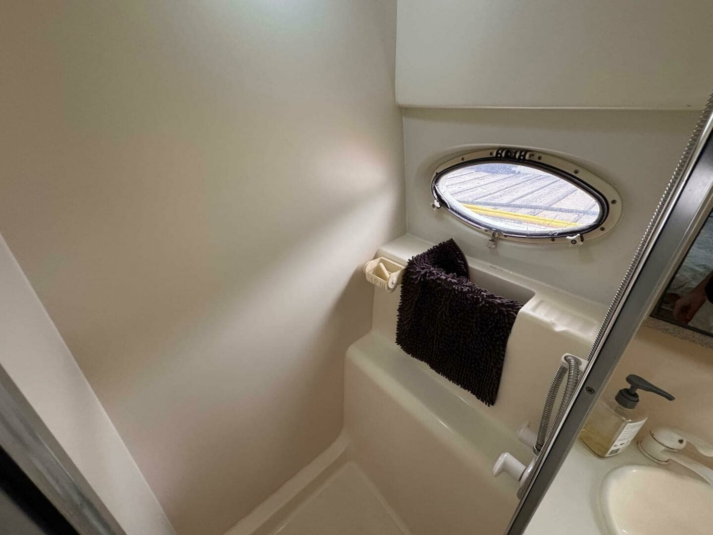 1997 Silverton 352 Motor Yacht 35