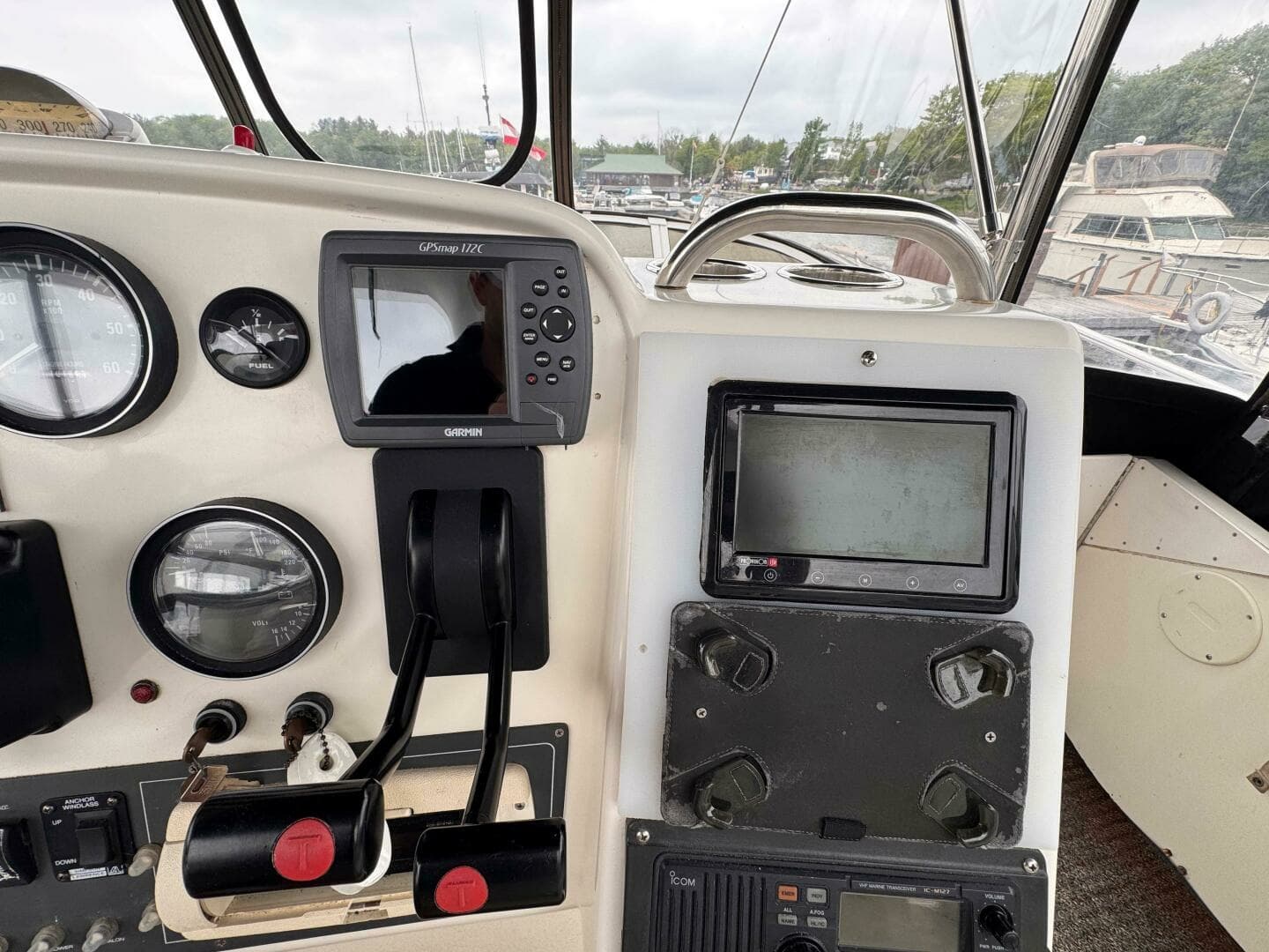 1997 Silverton 352 Motor Yacht 35