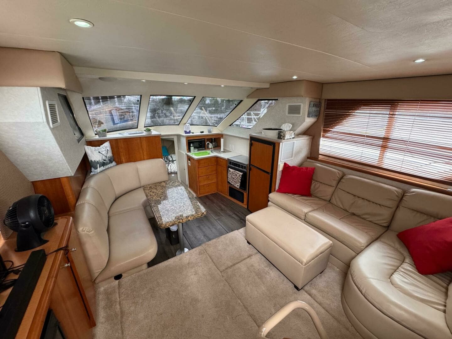 1997 Silverton 352 Motor Yacht 35