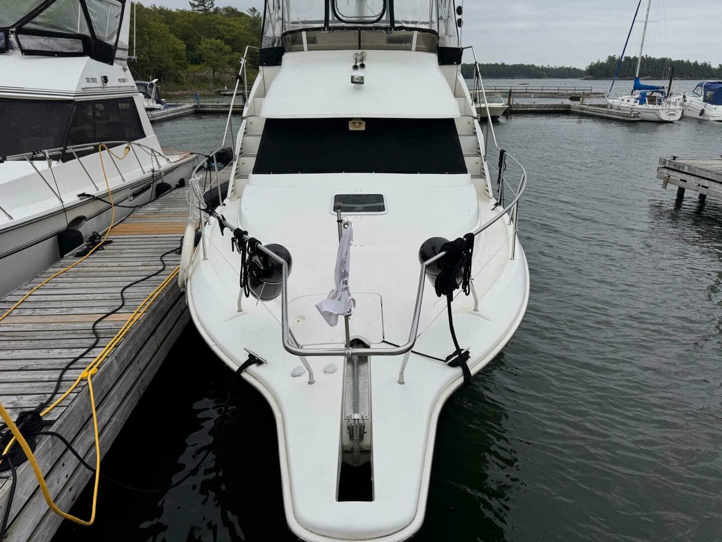1997 Silverton 352 Motor Yacht 35