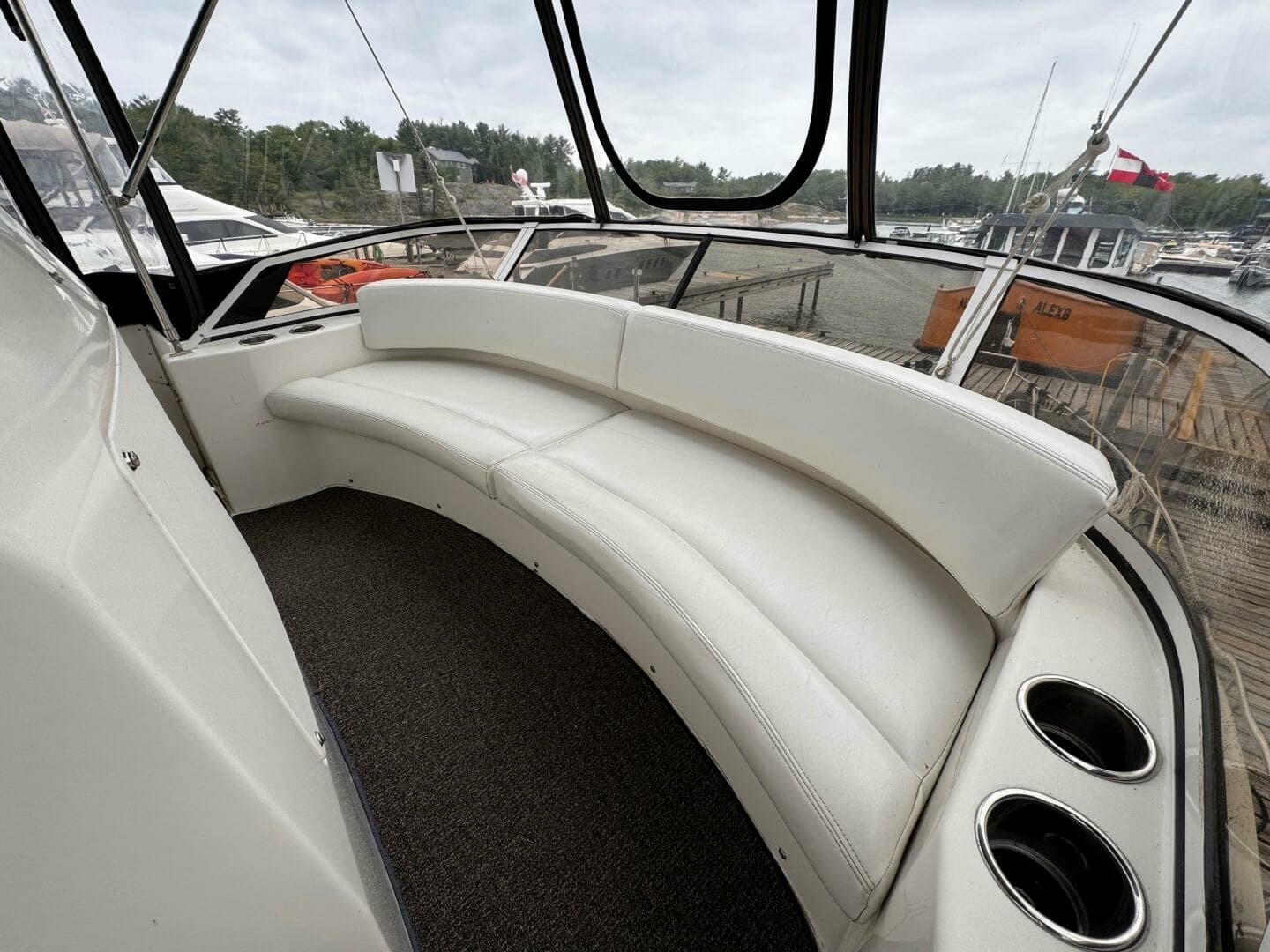 1997 Silverton 352 Motor Yacht 35