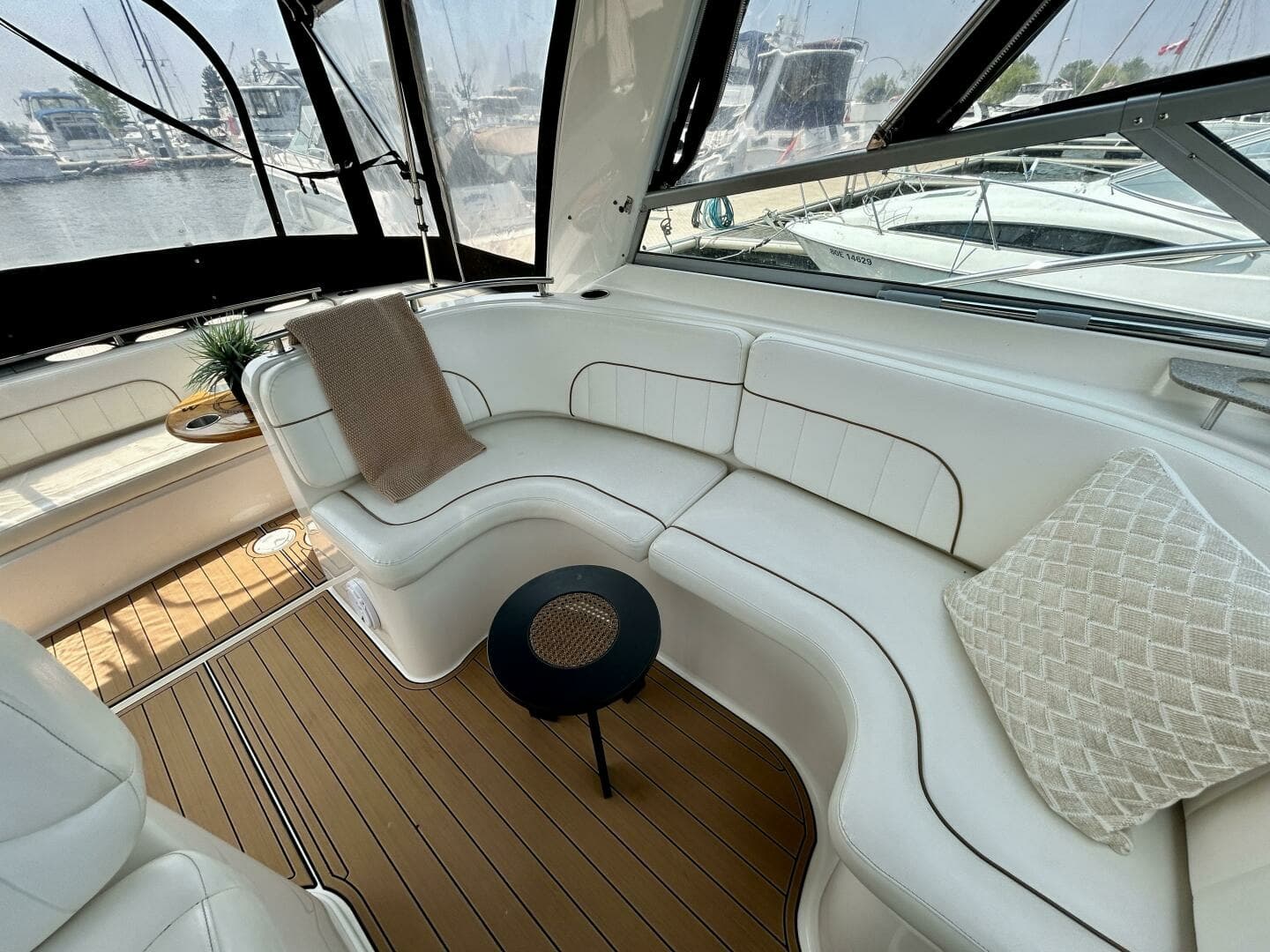 2003 Rinker 310 Fiesta Vee 31