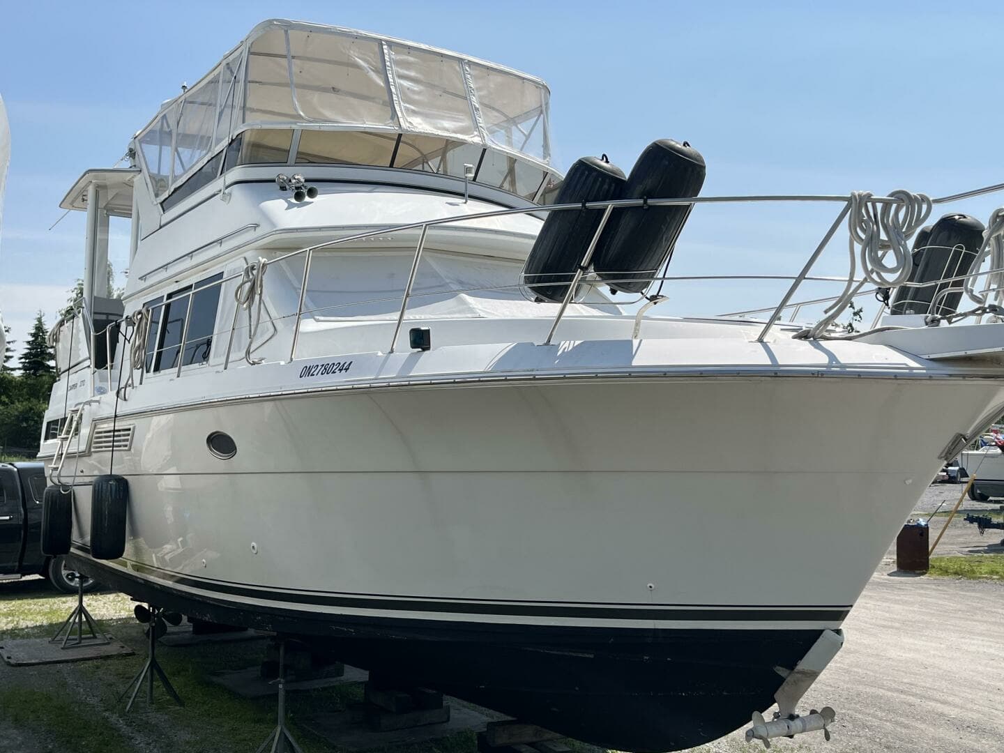 1996 Carver 370 Aft Cabin 37