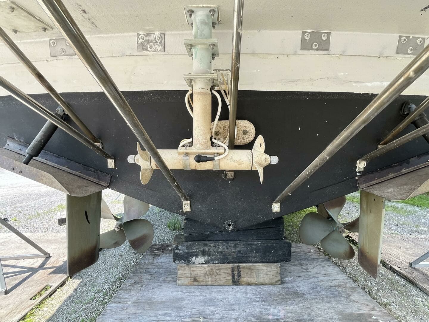 1996 Carver 370 Aft Cabin 37