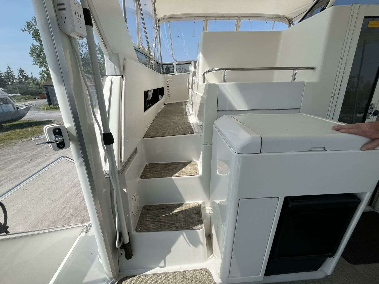 1996 Carver 370 Aft Cabin 37