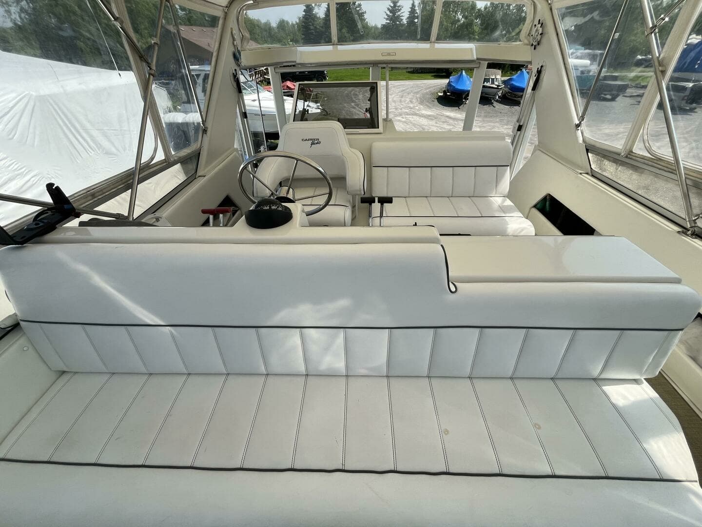 1996 Carver 370 Aft Cabin 37
