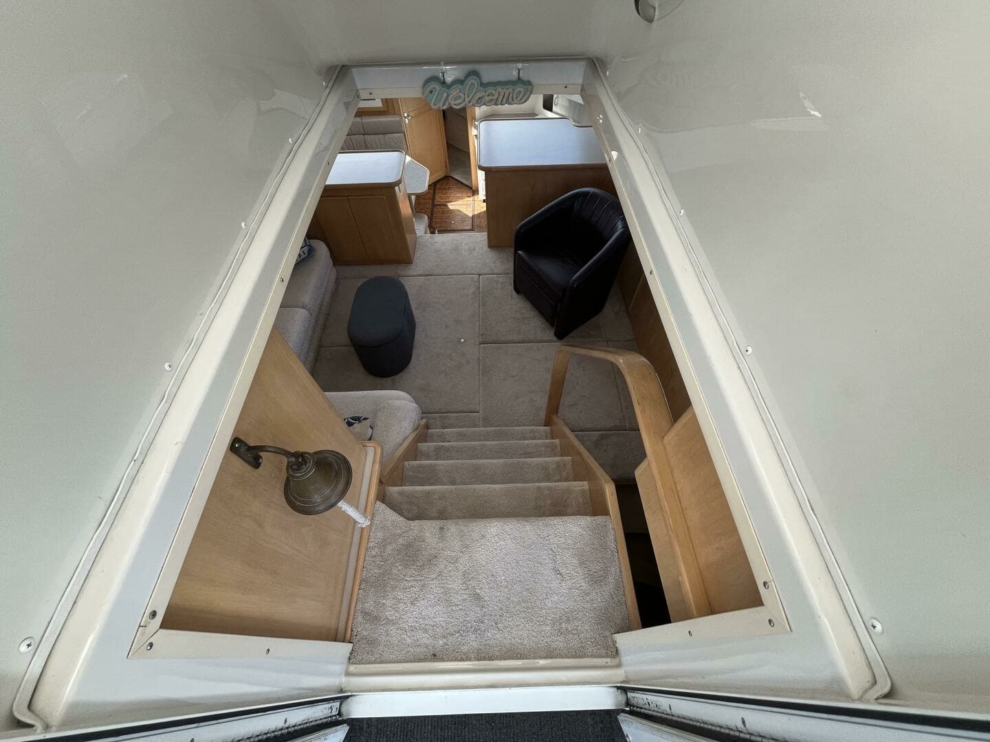 1996 Carver 370 Aft Cabin 37