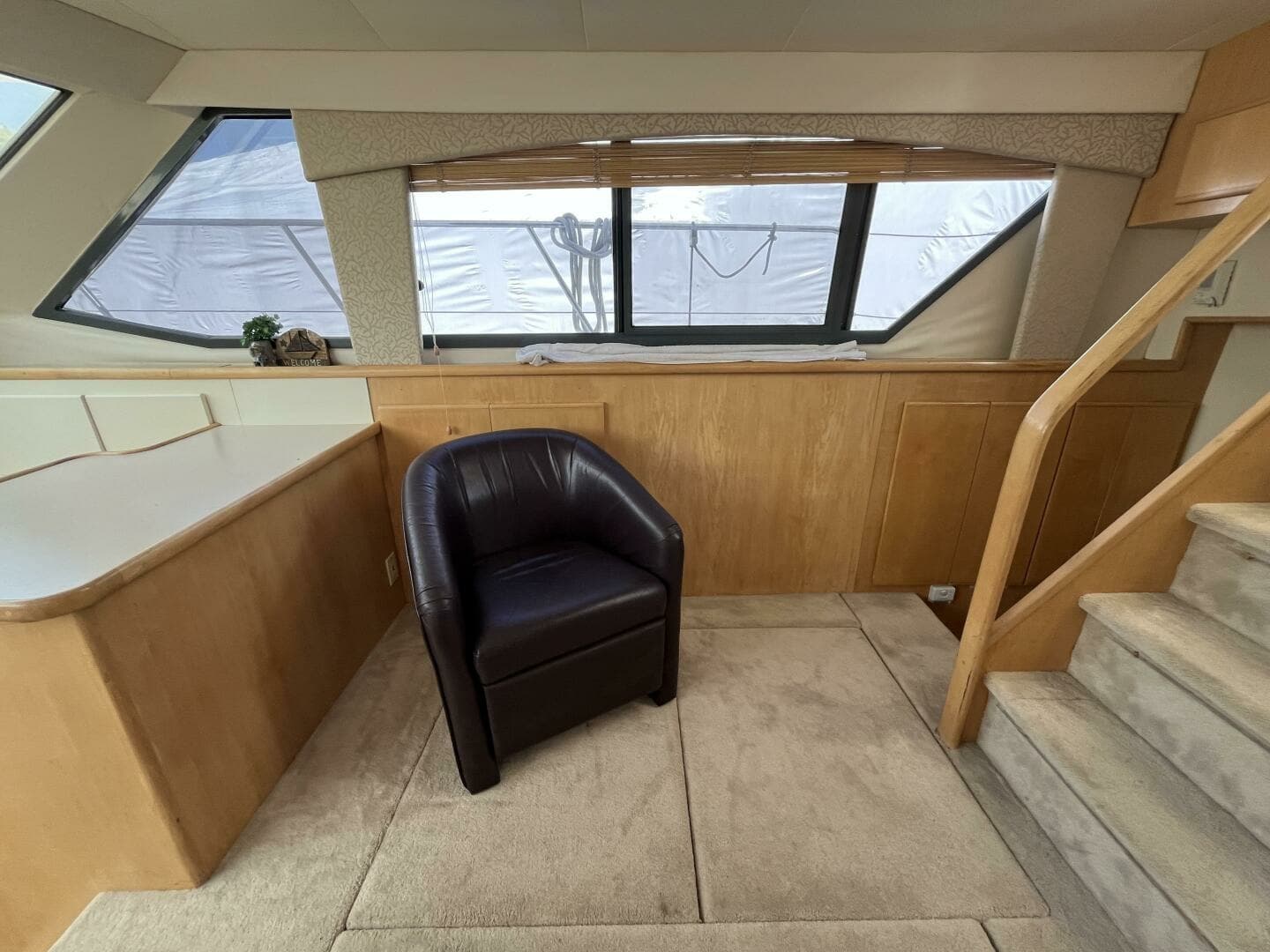 1996 Carver 370 Aft Cabin 37