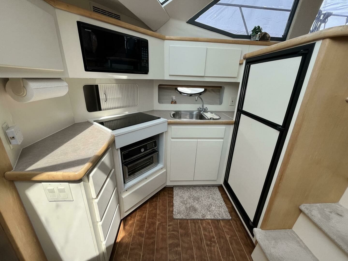 1996 Carver 370 Aft Cabin 37