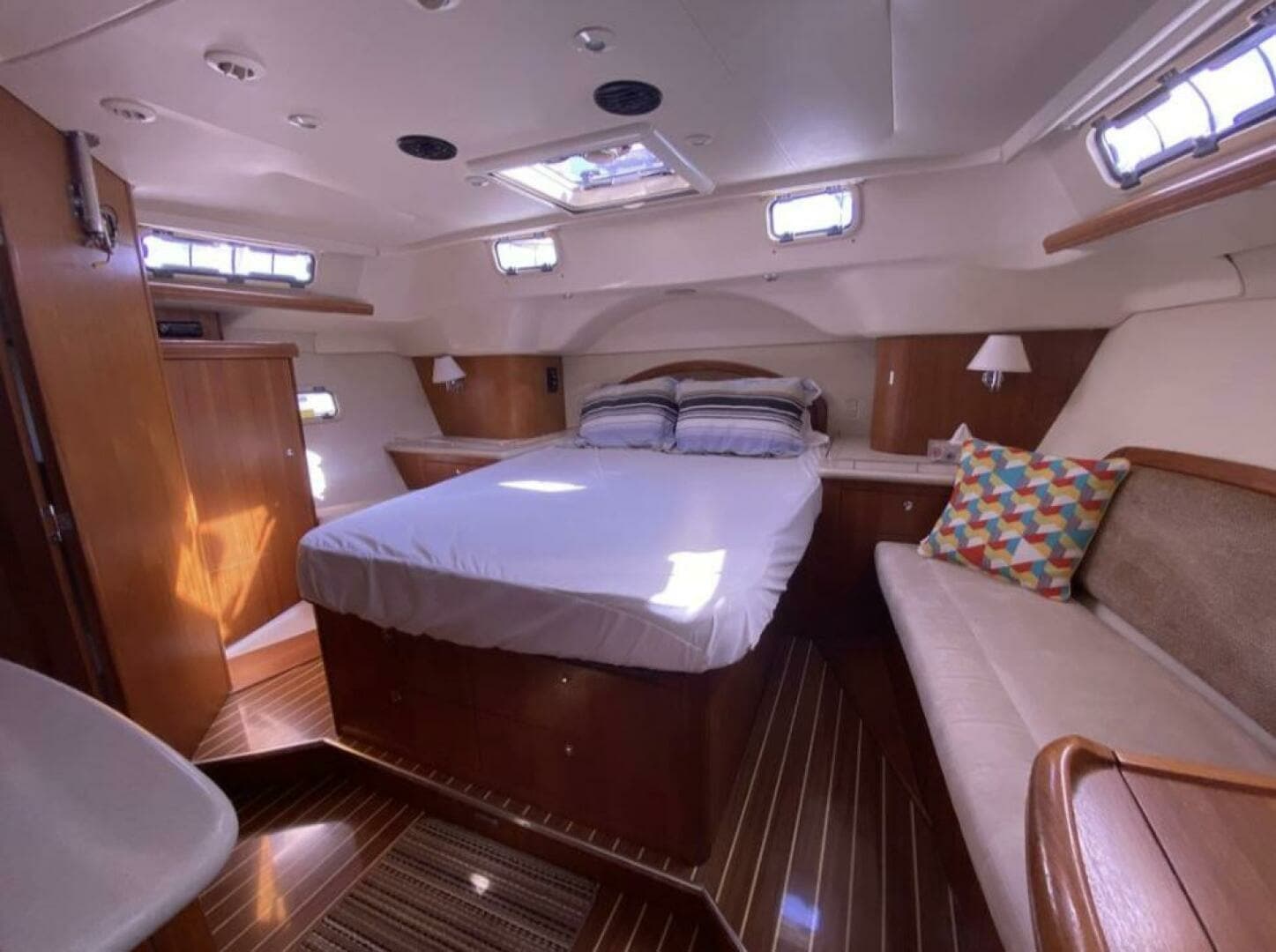 2006 Hunter 45 Center Cockpit 45