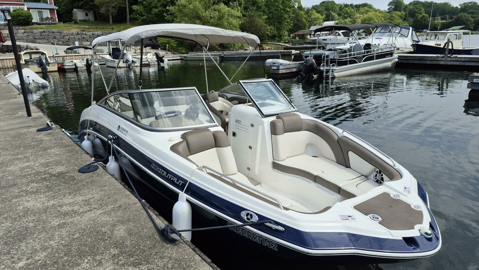 2012 Yamaha Boats 242 Limited 24