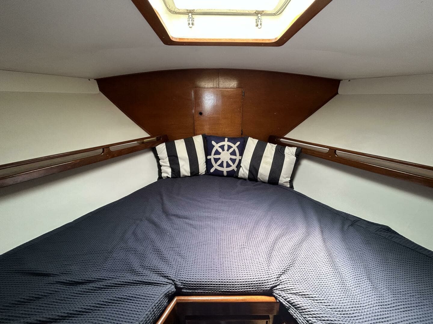 1984 Hatteras 36 Convertible 36