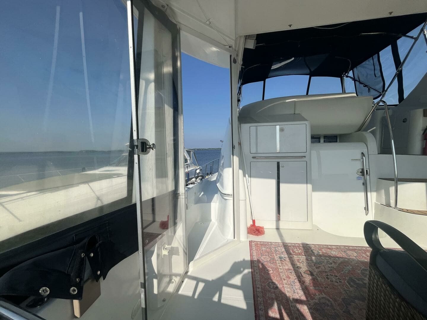 2003 Carver 444 Cockpit Motor Yacht 44