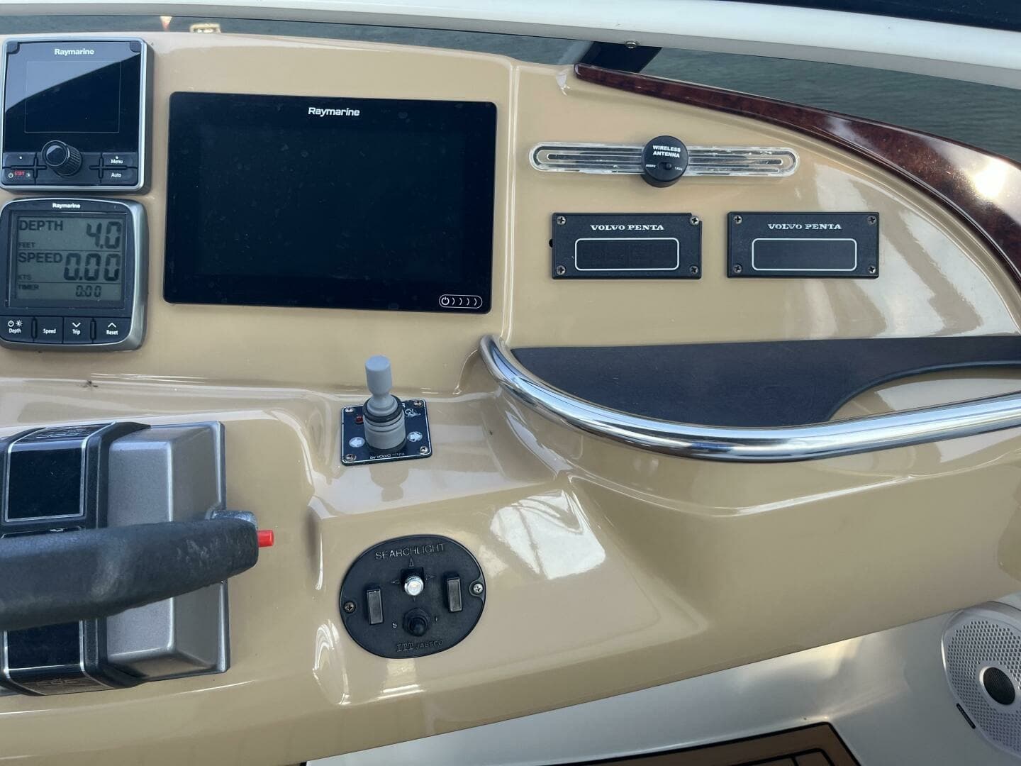 2003 Carver 444 Cockpit Motor Yacht 44