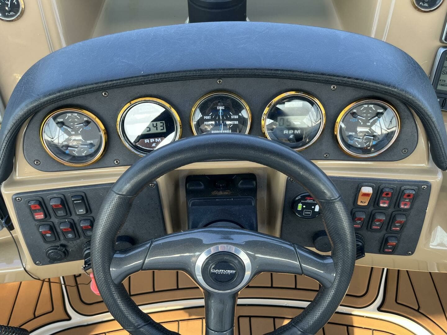 2003 Carver 444 Cockpit Motor Yacht 44