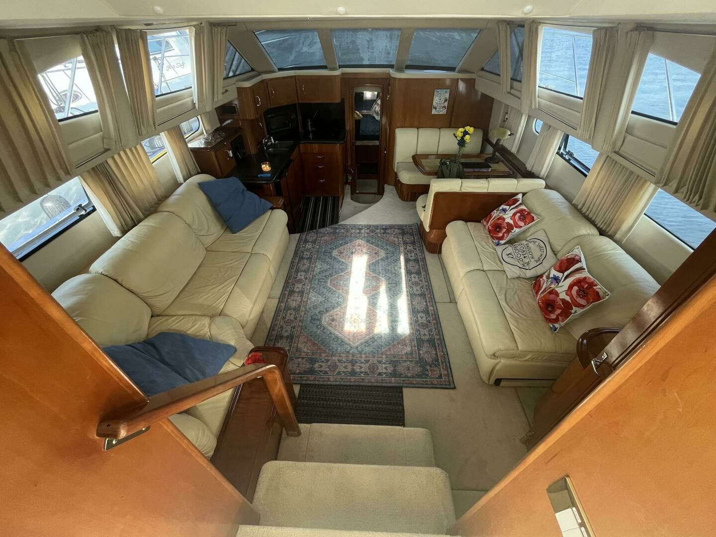 2003 Carver 444 Cockpit Motor Yacht 44