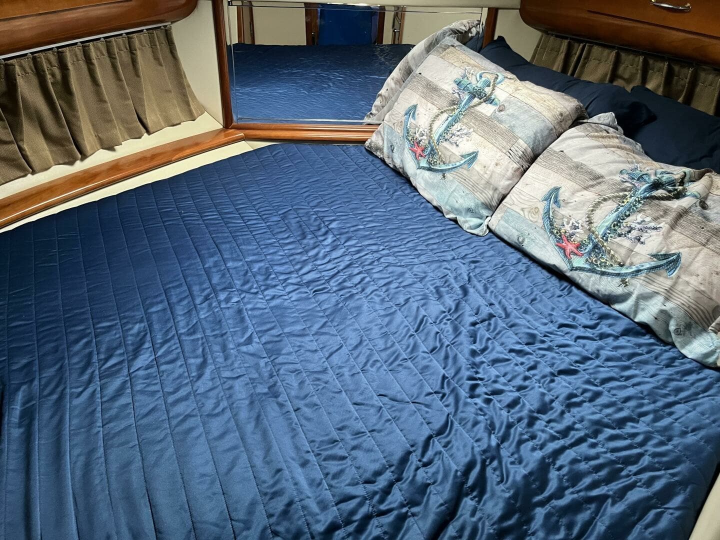 2003 Carver 444 Cockpit Motor Yacht 44