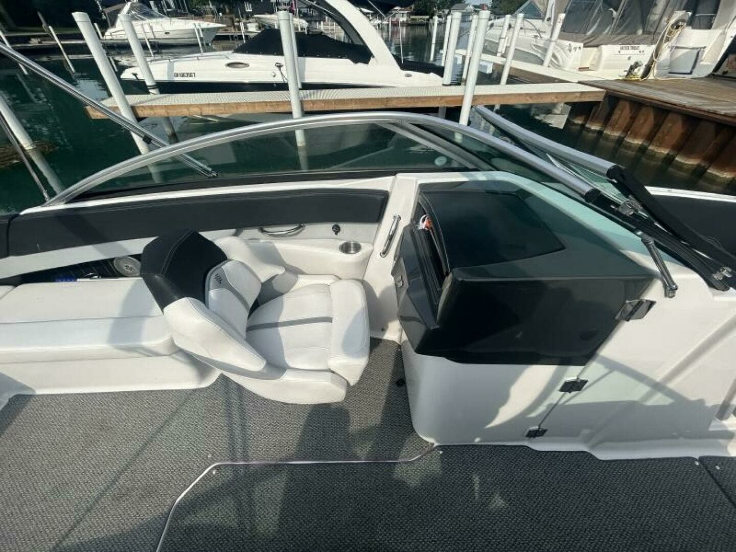 2013 Four Winns H260 26