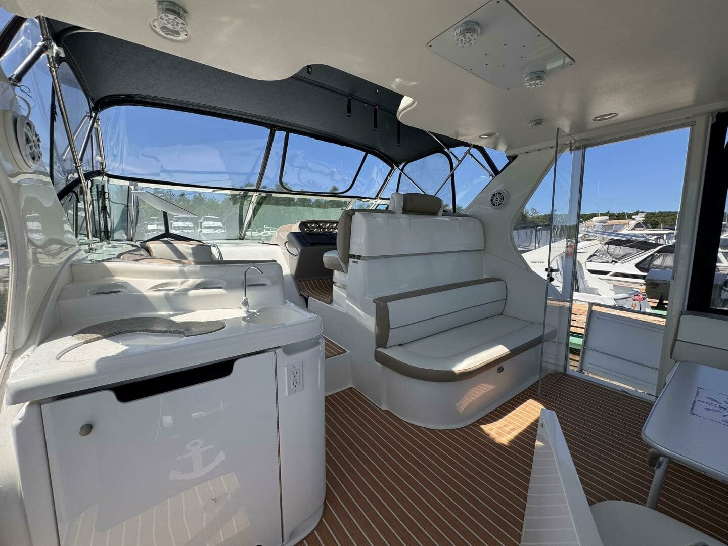 2002 Cruisers Yachts 4450 Express Motor Yacht 45