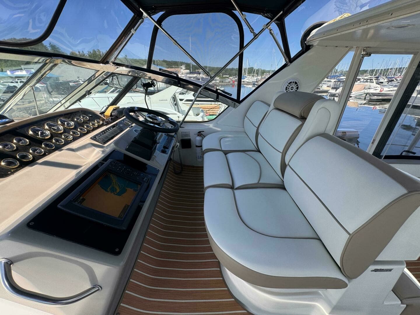 2002 Cruisers Yachts 4450 Express Motor Yacht 45