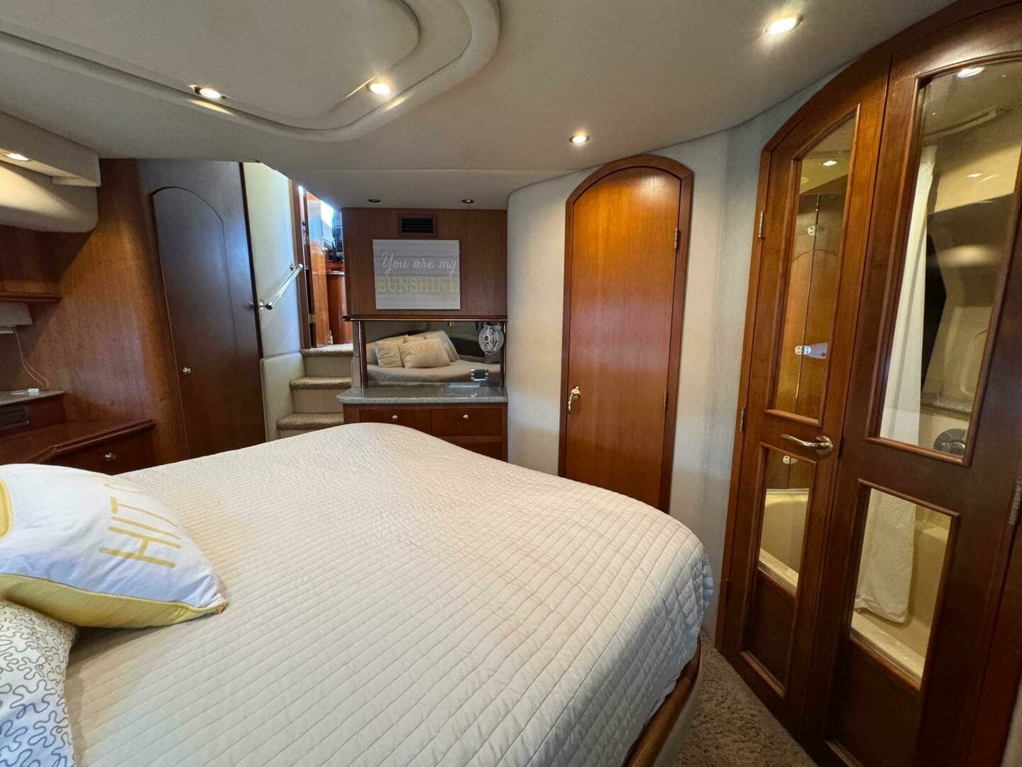 2002 Cruisers Yachts 4450 Express Motor Yacht 45