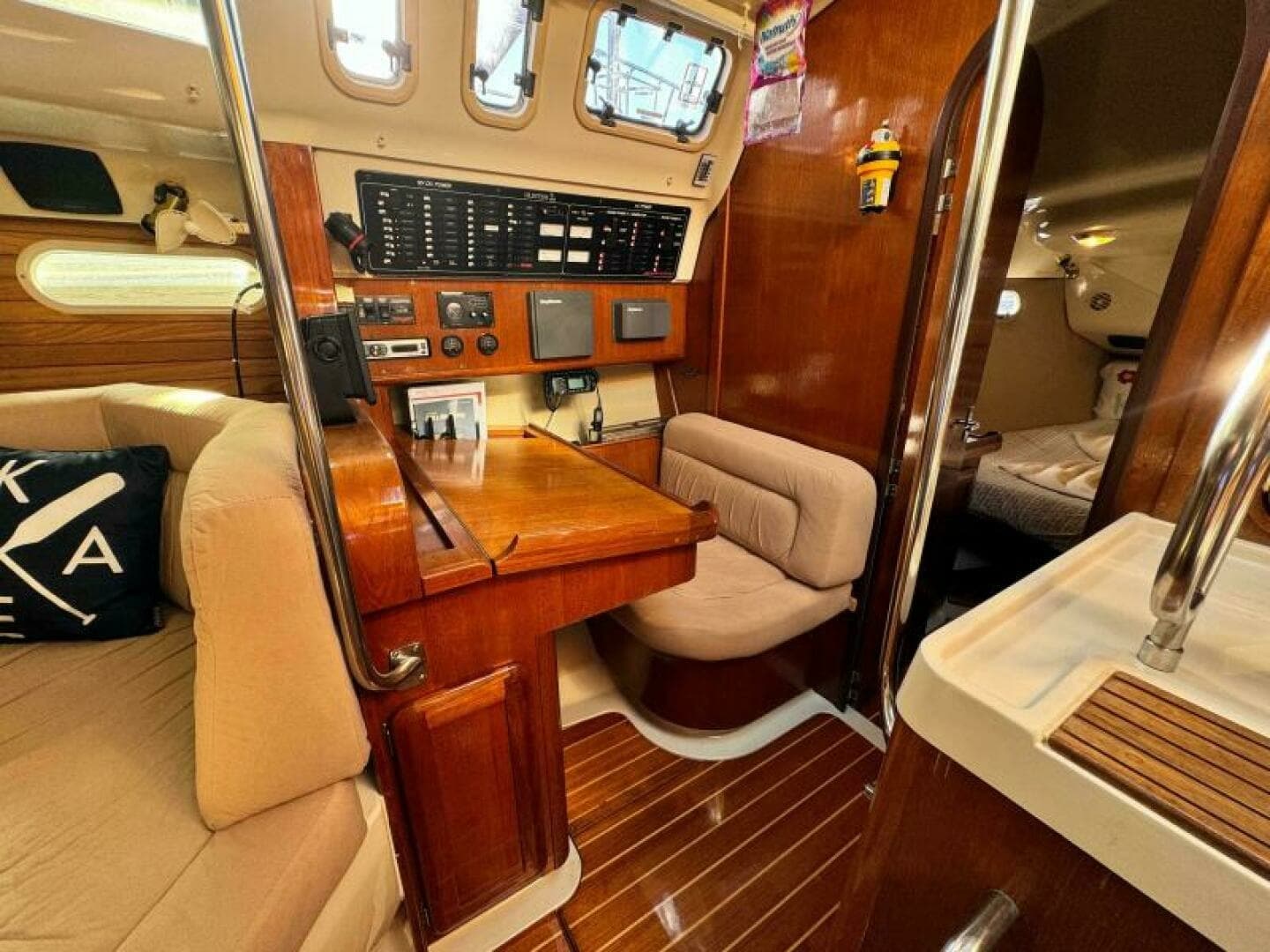 1995 Hunter 430 43