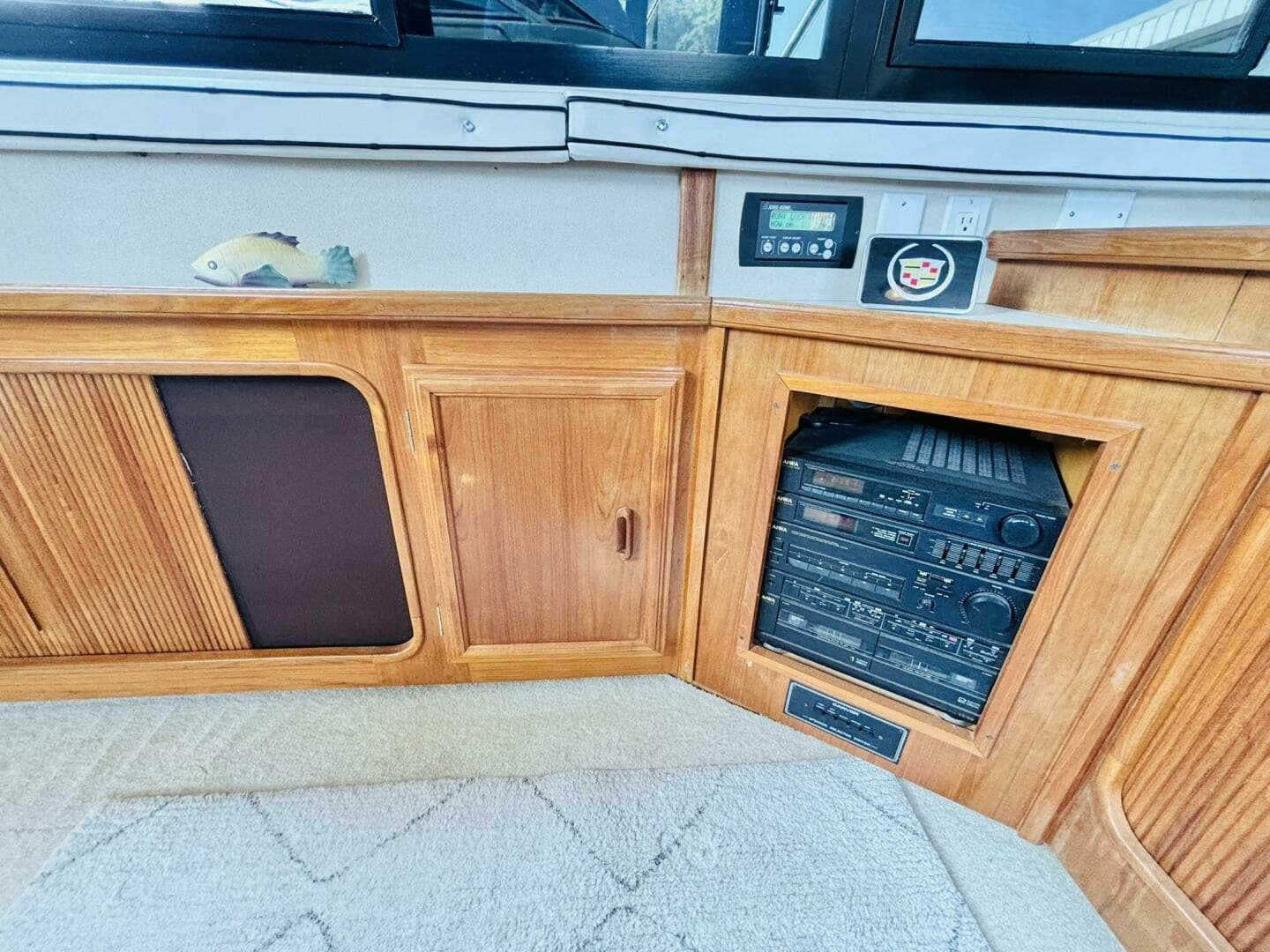 1988 Carver 3807 AFT CABIN 38
