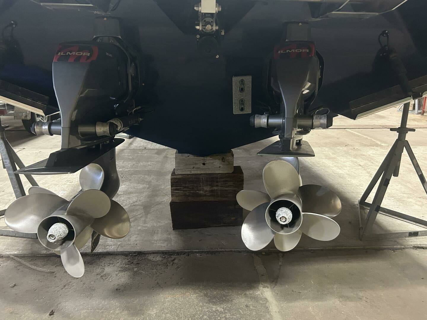 2021 Aviara AV32 32