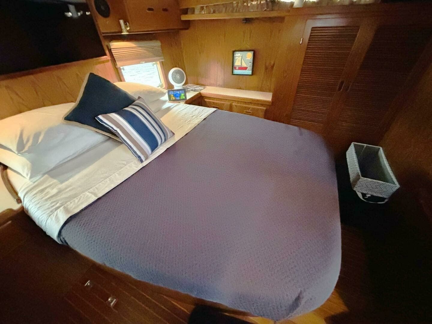 1987 President 35 AFT CABIN 35