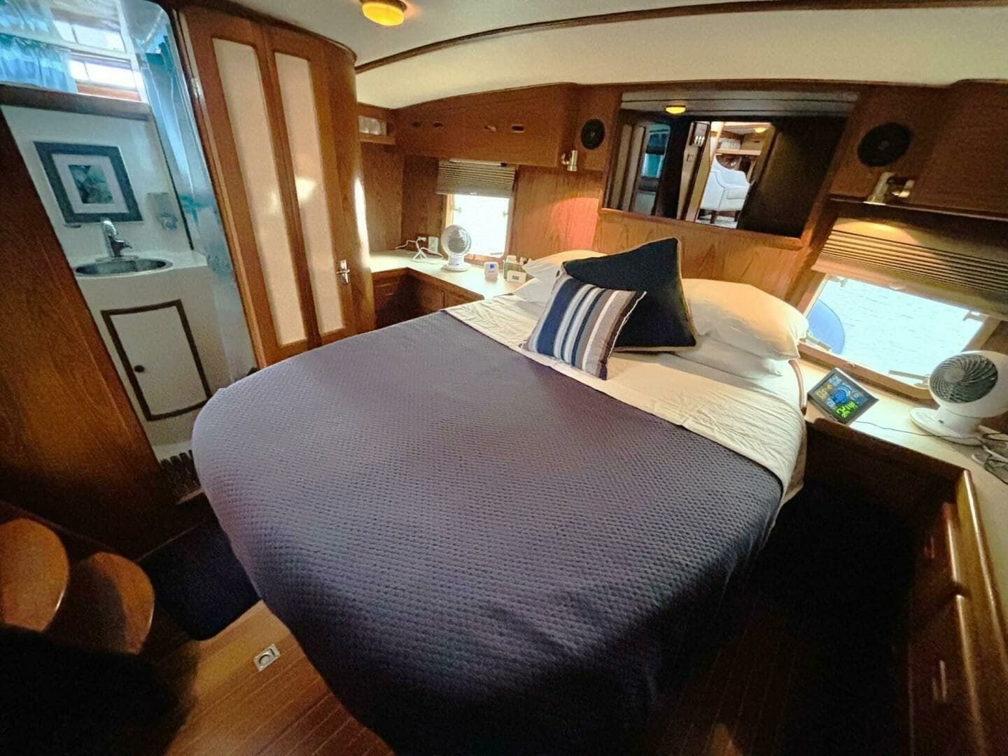 1987 President 35 AFT CABIN 35